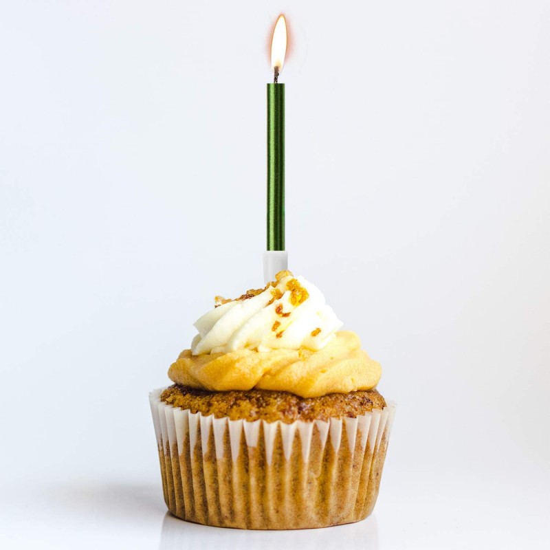 LUTER 메탈릭 생일 양초 홀더 그린 키가 큰 생일 케이크 양초 생일 웨딩 파티 장식을위한 긴 얇은 컵케익 양초 (24 개) : 홈 & 주방