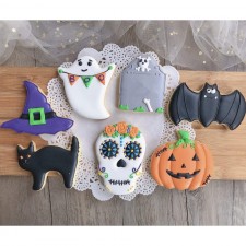 BakingWorld 할로윈 쿠키 커터 세트 - 7개 - 호박 고양이 마녀 모자 박쥐 유령과 해골 및 묘비 모양 비스킷 퐁당 커터, 100개 비스킷 가방 포함: 가정 및 주방