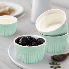 Latomex 6 OZ Ramekins - Creme Brulee 오븐 안전을 위한 도자기 Ramekins, 베이킹 수플레 Ramekins 접시 그릇을 위한 클래식 스타일 커스터드 컵, 8개 세트, 라이트 블루: 가정 및 주방