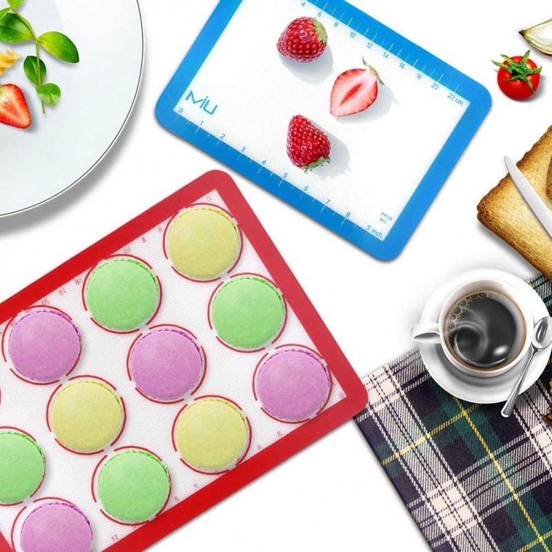 MIU 마카롱 실리콘 베이킹 매트, 논스틱 ​​쿠키 베이킹 매트, 2 하프 시트 및 1 쿼터 시트, 마카롱, 케이크, 빵 및 패스트리를 위한 완벽한 베이킹 패드 쿠키 키트: 가정 및 주방