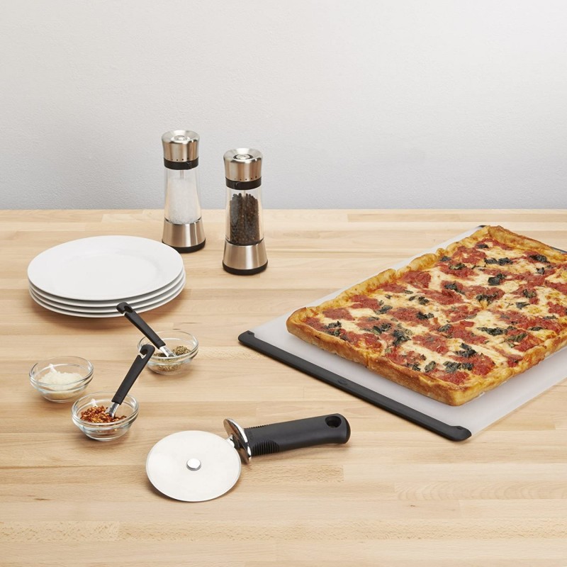 OXO Good Grips Small Pizza Wheel and Cutter,Multicolor,None : Home & Kitchen