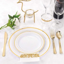 WDF Partyware 50 게스트 골드 플라스틱 접시(일회용 칼붙이 및 골드 플라스틱 컵 포함)-결혼식 및 파티용 파티 접시 및 냅킨 세트 : 건강 및 가정