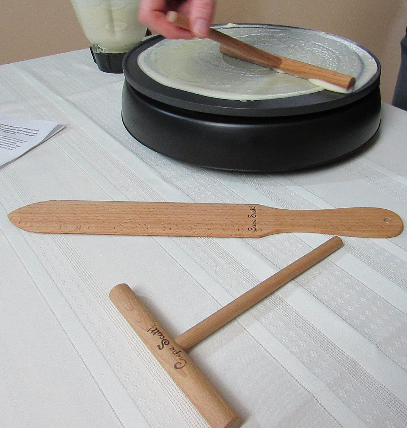 Crepe Maker Kit. 3 피스 세트에는 Crepes Spreader, One 5 and One 7 inch, Crepe Turner 및 Recipe Card가 포함됩니다. 너도밤 나무로 만든, 미네랄 오일과 미리 -. 크레페 스콧