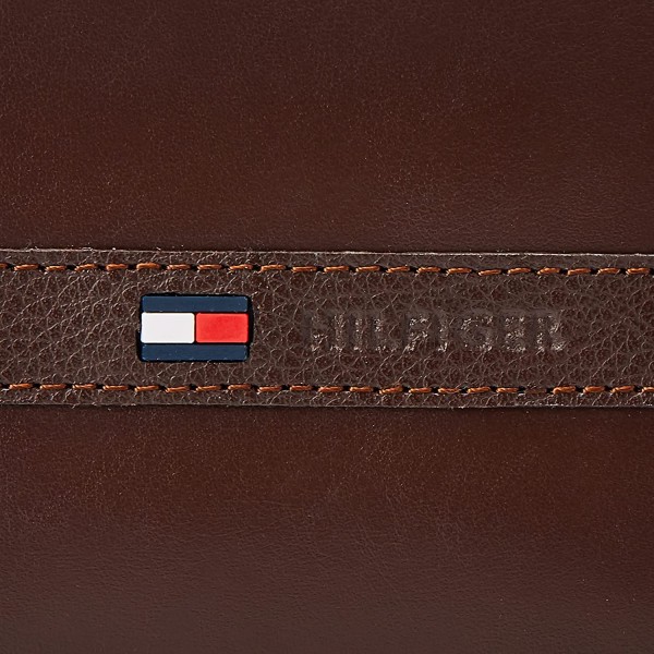 Tommy Hilfiger 남성용 가죽 지갑 – 6개의 신용 카드 포켓과 탈착식 ID 창이 있는 슬림한 이중 접이형